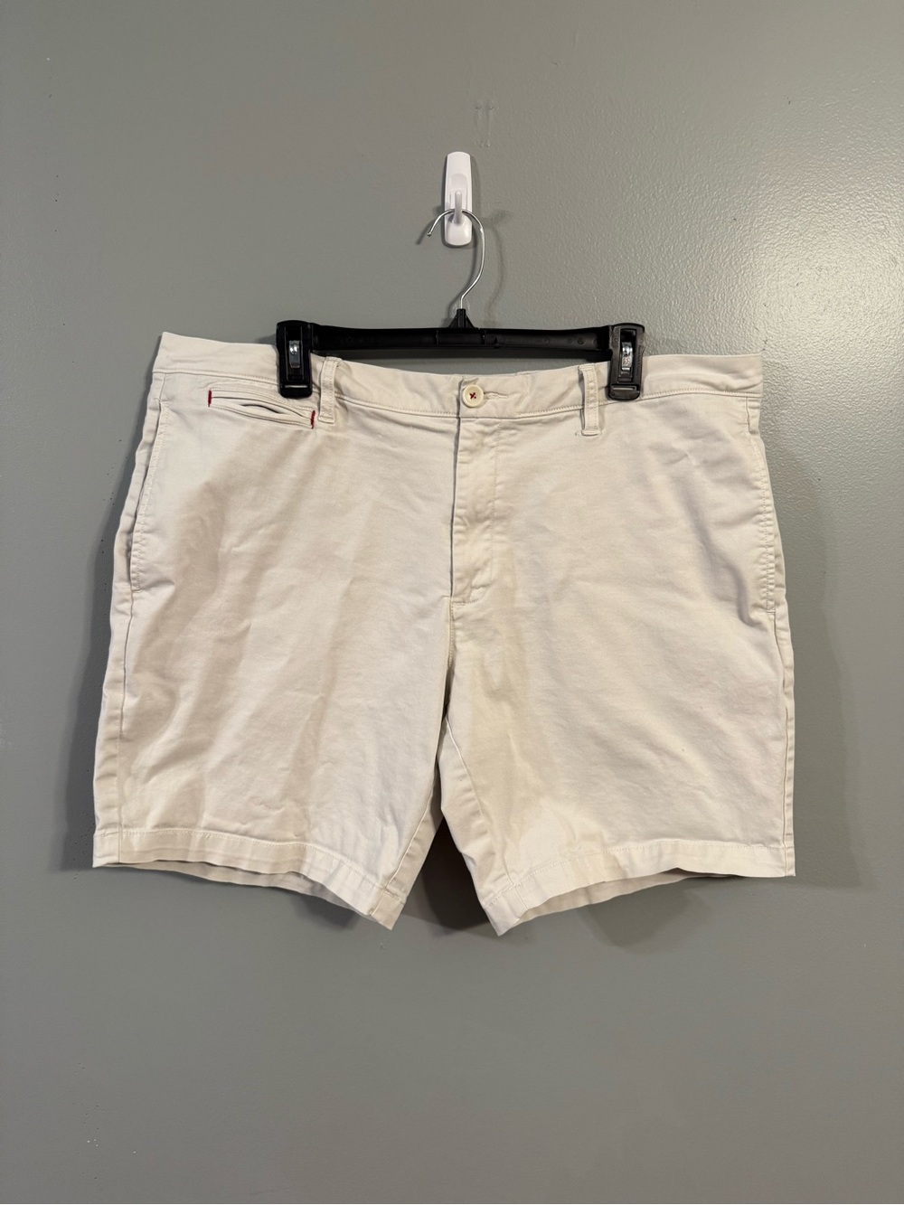 UNTUCKit St. Vincent 9” Stone Stretch Chino Shorts Men’s W40 Flat Front Classic